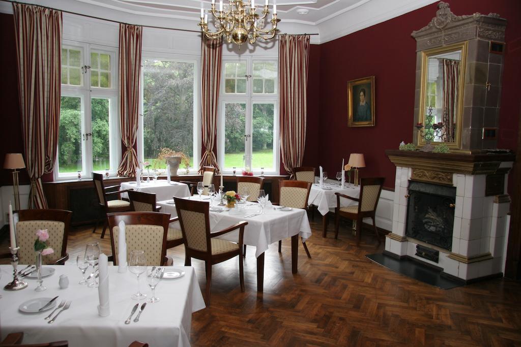 Gutshaus Kubbelkow Hotel Берген на Рюген Екстериор снимка