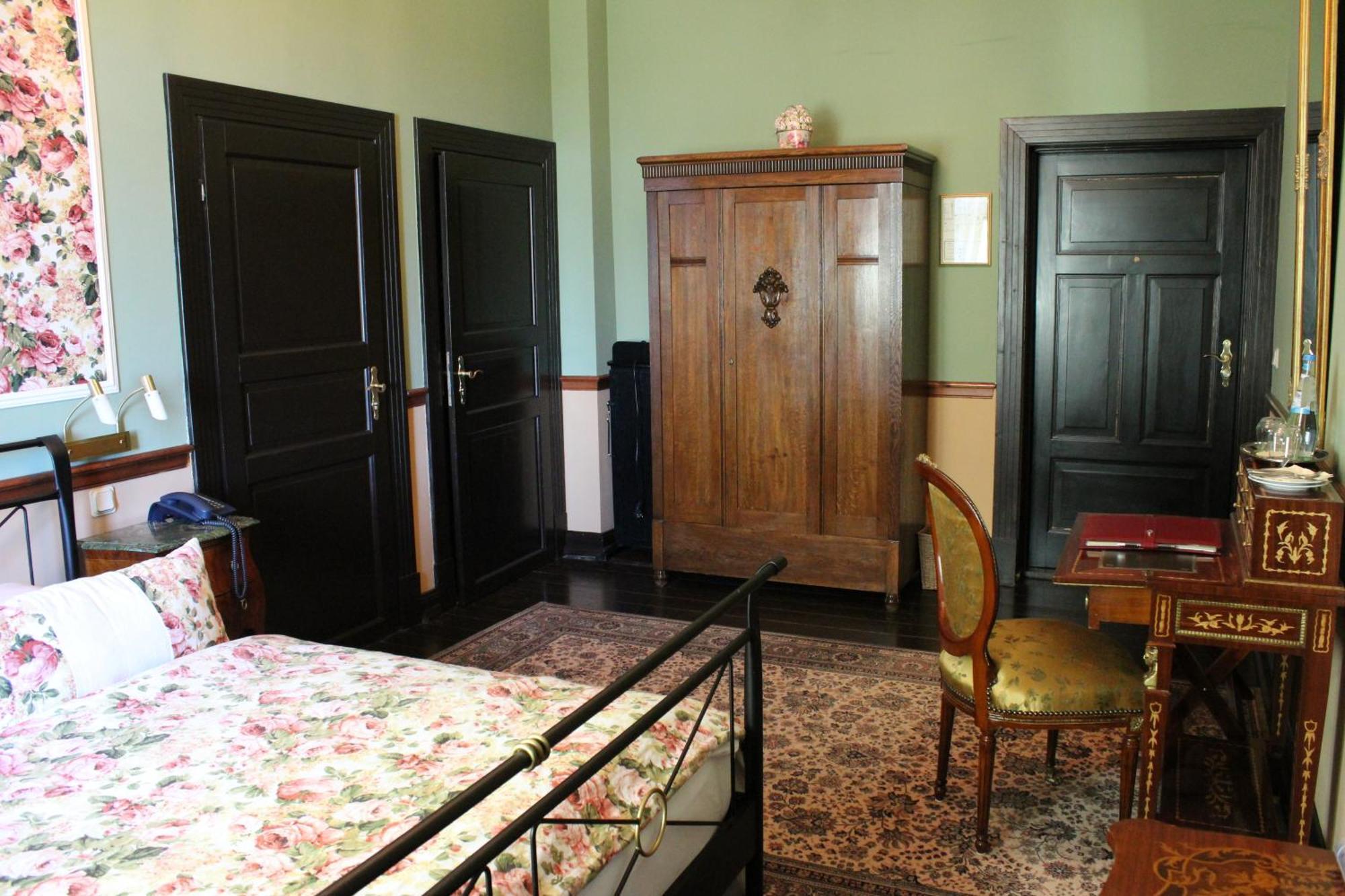 Gutshaus Kubbelkow Hotel Берген на Рюген Стая снимка